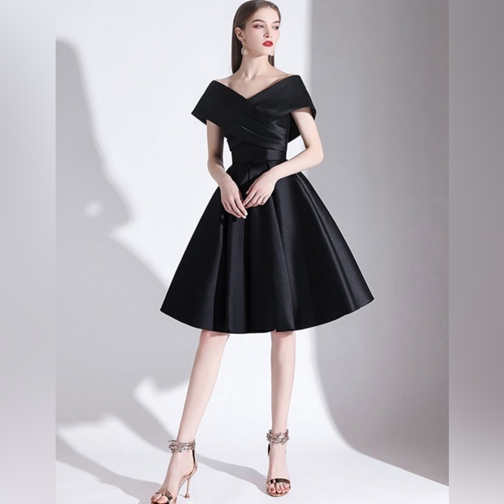 NWT GORGEOUS BLACK SHINY DRESS